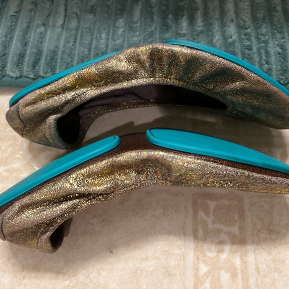 Starstruck Tieks- Shimmering Gold Women's Flats - Picture 4 of 8